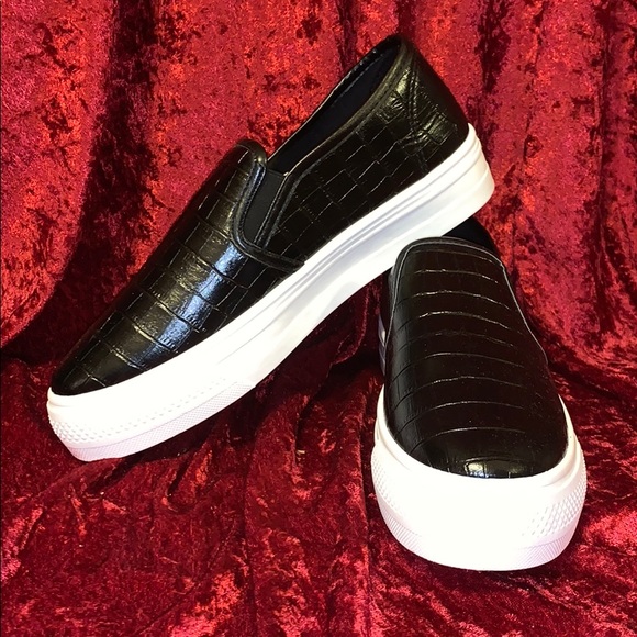 Platform Skaters - Picture 3 of 4